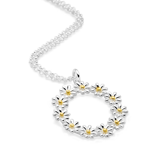 Ring Of Daisies Necklace