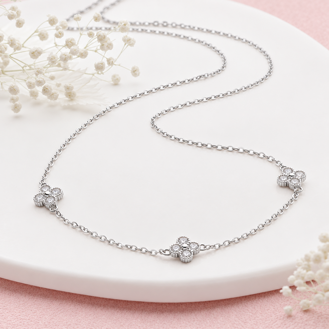 Sparkling Mini Clover Chain