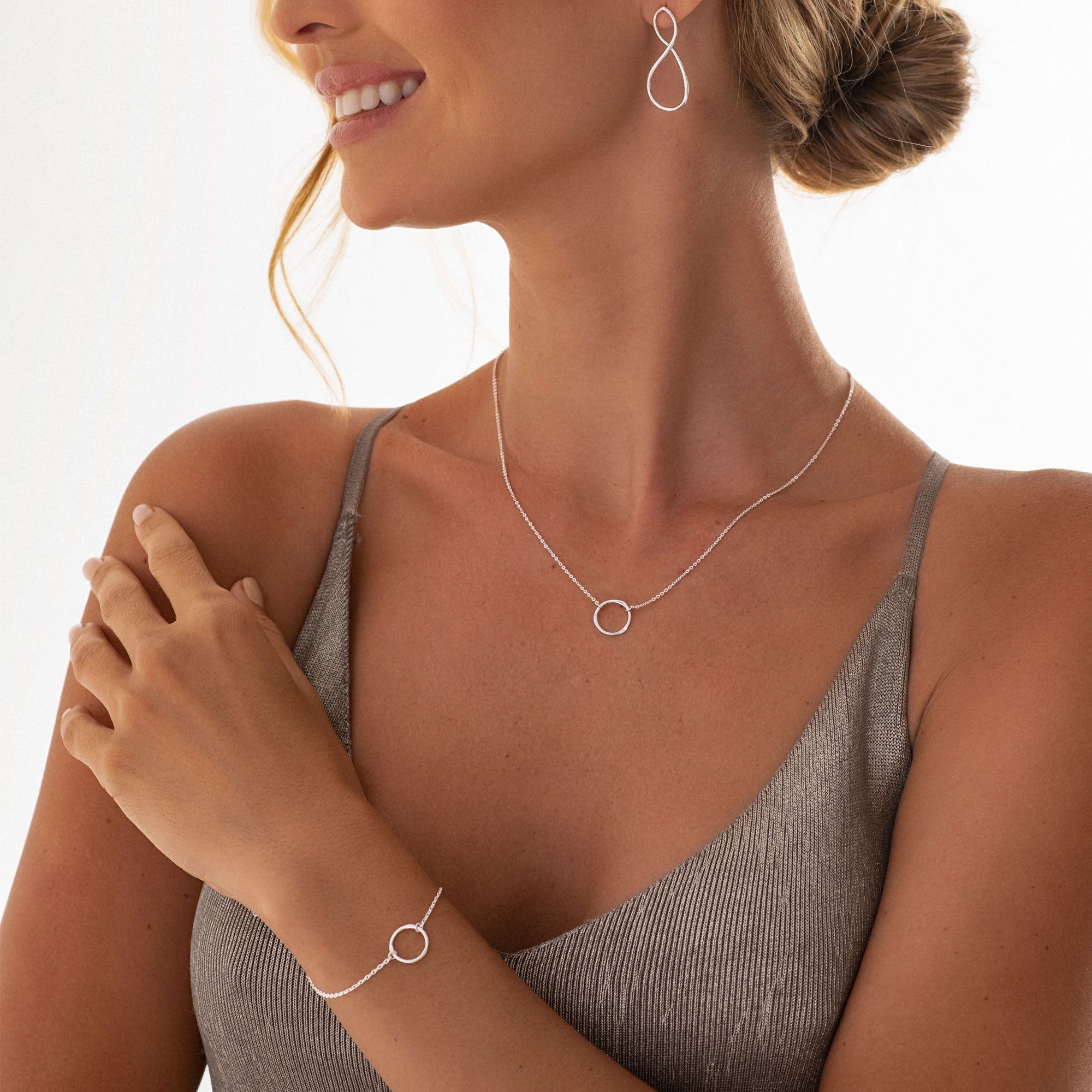 Hugs Chain | Silver Necklaces | CHN864 – Silver by Mail