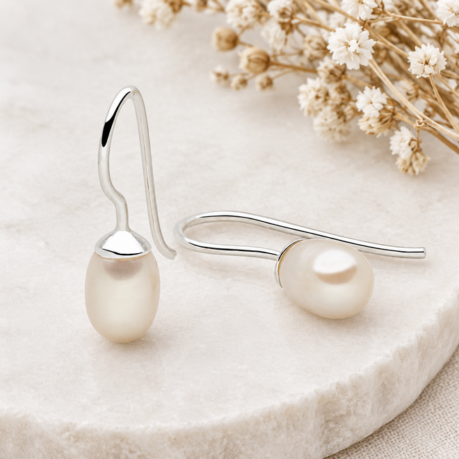 Le Pearl Drops Earrings (White Pearl)