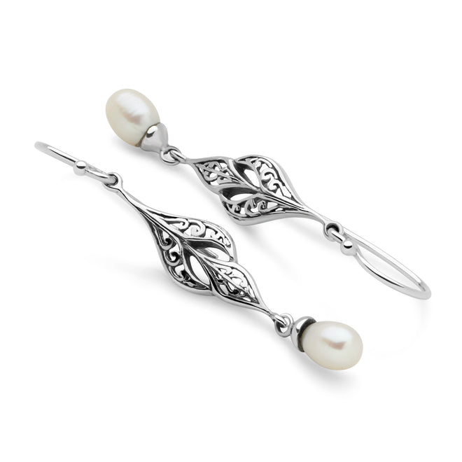 Plaza Pearl Earrings