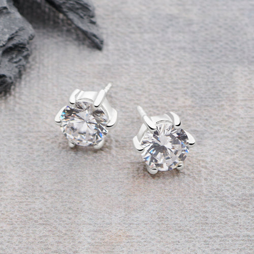 Le Stud Earrings 7mm