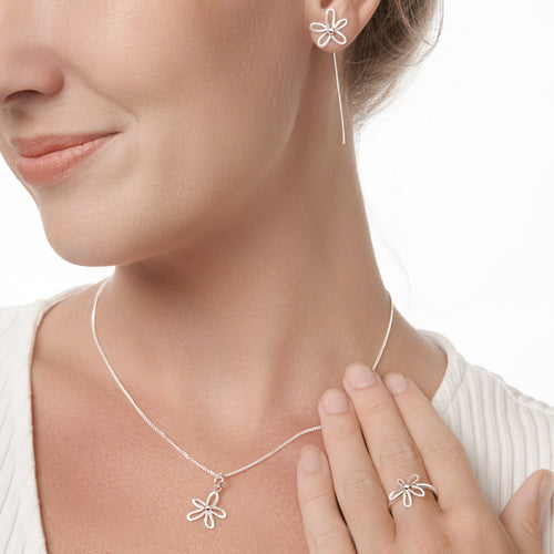 Beau Daisy Pendant