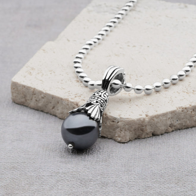 Pendulum Pearl Pendant (Black) 65cm Ball Chain