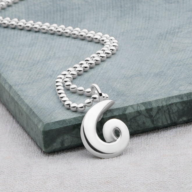 Horizon Swirl Pendant 65cm Ball Chain