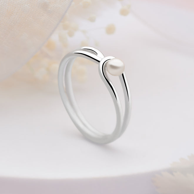 Loopla Pearl Ring